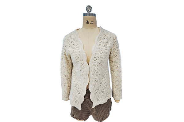 How to evaluate the adaptability of hollow cardigan to different body types?